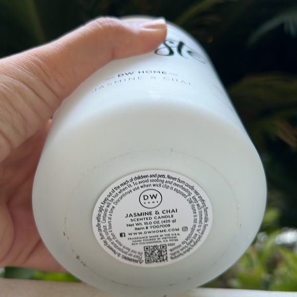 Jasmine & Chai DW Home Scented Candle - Picture 12 of 15